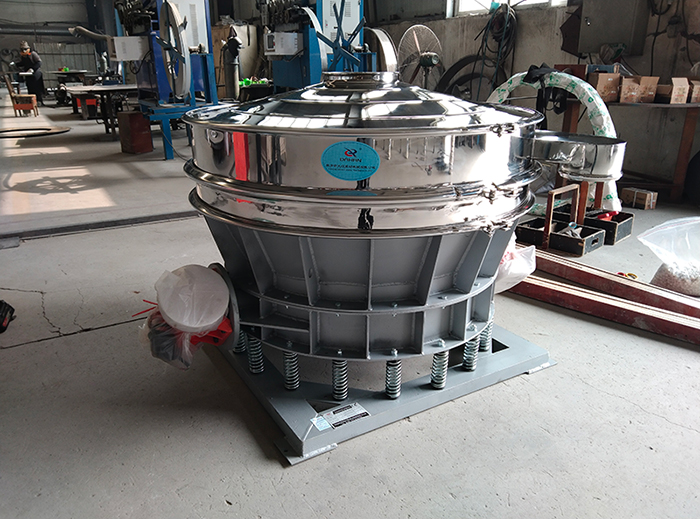 直徑1000mm直排篩與物料接觸的部分為304不銹鋼材質(zhì)適合篩分一些食品，化工，醫(yī)藥等行業(yè)的篩分要求。