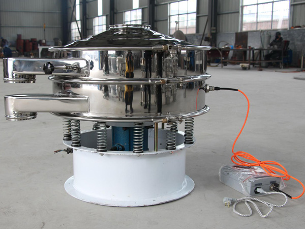 超聲波旋振篩加裝超聲波換能器實(shí)現(xiàn)超細(xì)物料的篩分與除雜。